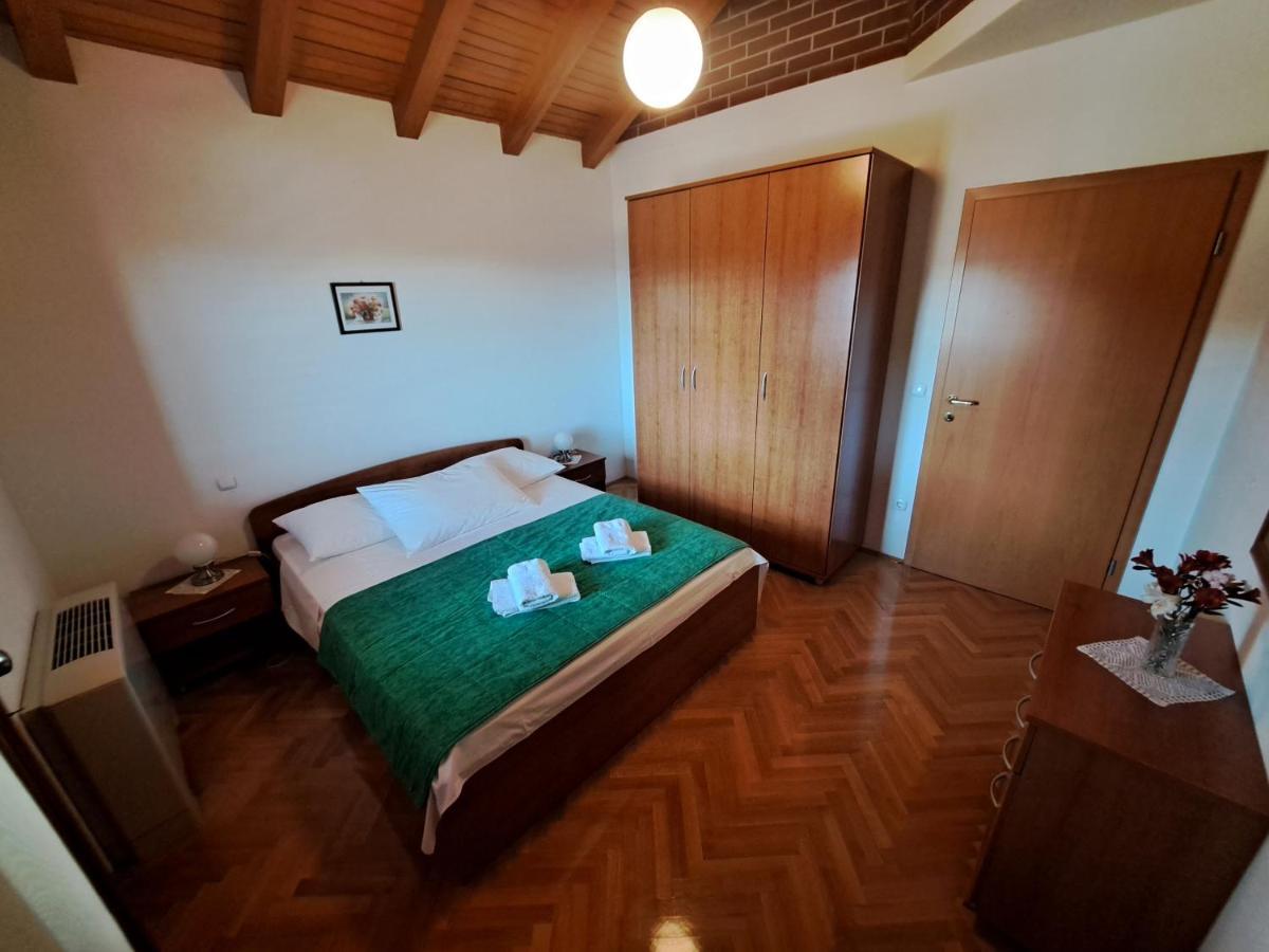 Apartment With Splendid Sea View Trogir Exterior photo