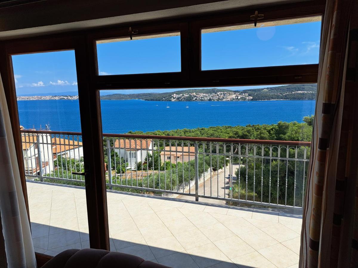Apartment With Splendid Sea View Trogir Exterior photo