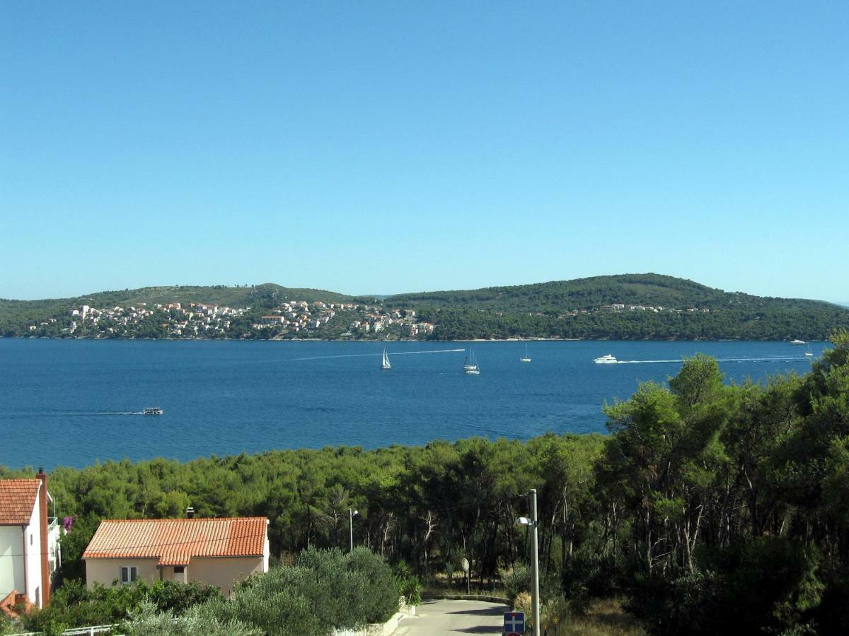 Apartment With Splendid Sea View Trogir Exterior photo