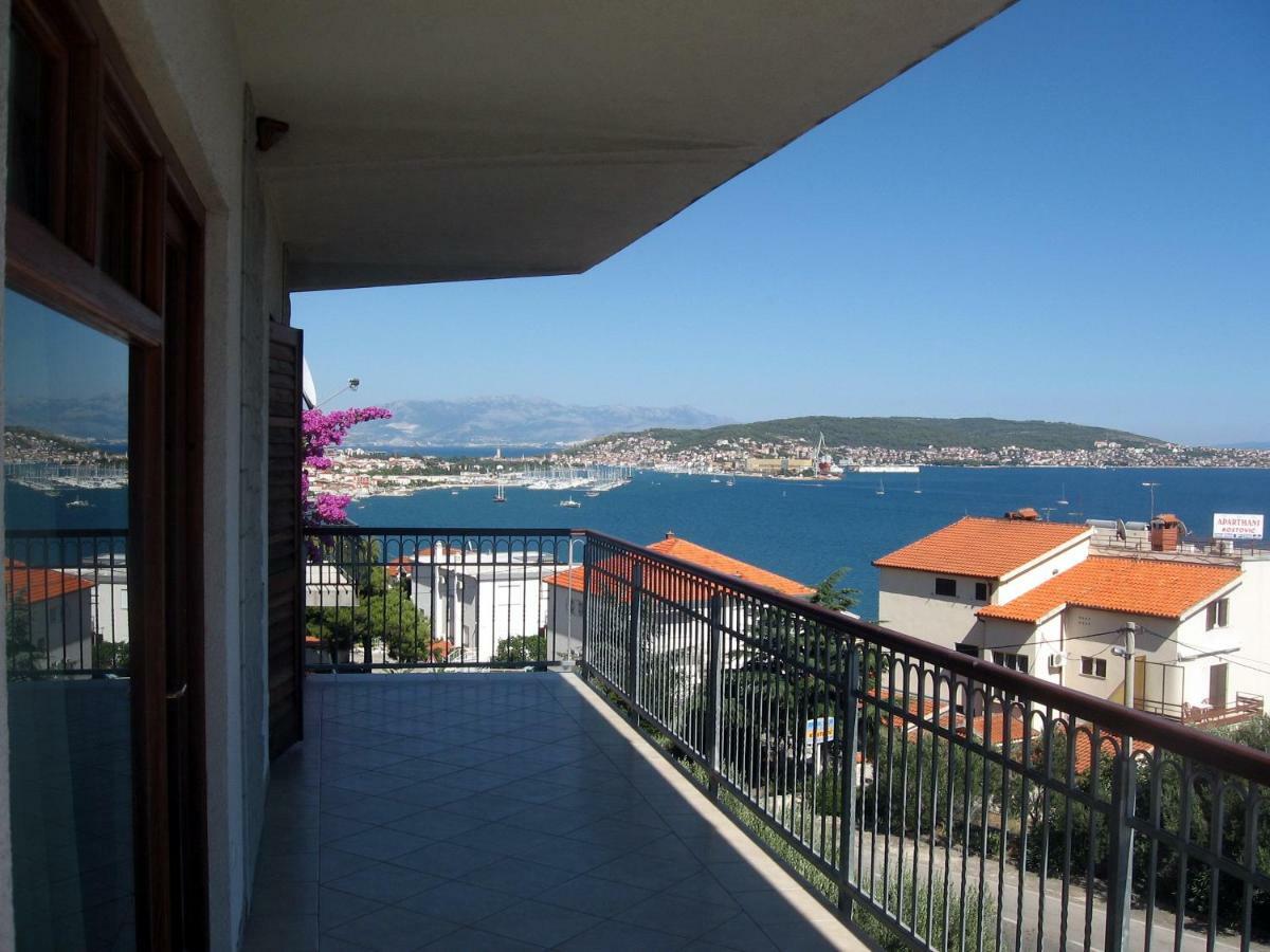 Apartment With Splendid Sea View Trogir Exterior photo