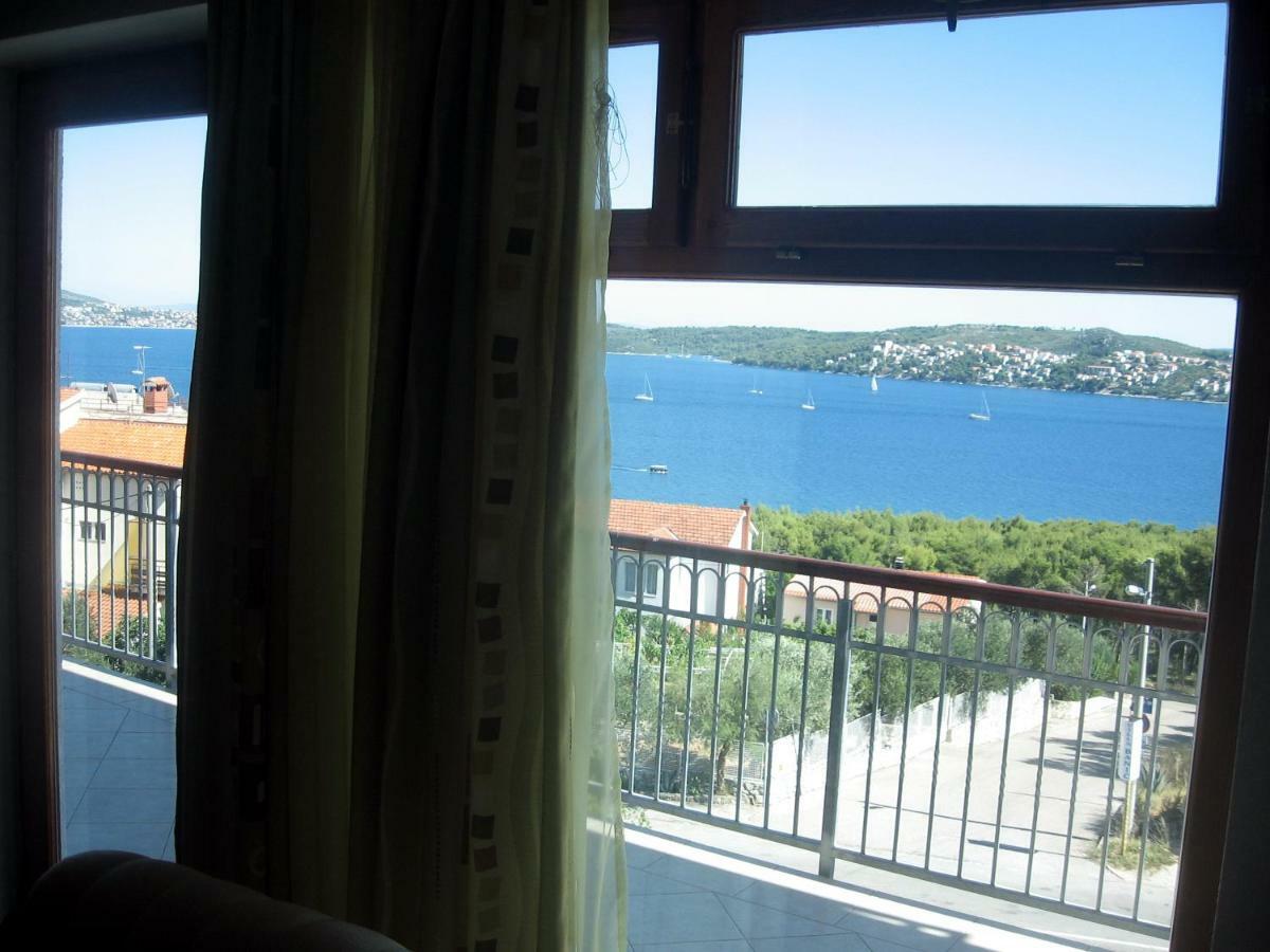 Apartment With Splendid Sea View Trogir Exterior photo